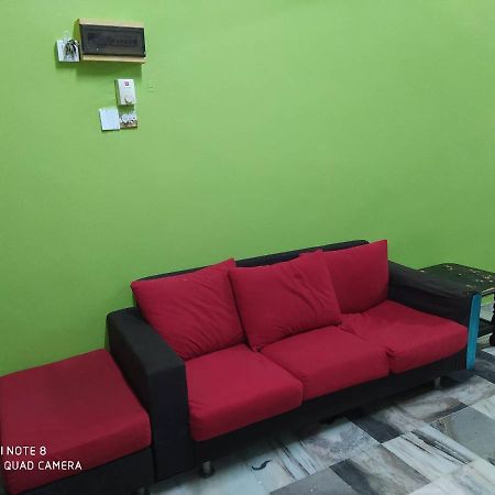 Homestay D' Tengah Bandar Куала Ромпин Екстериор снимка
