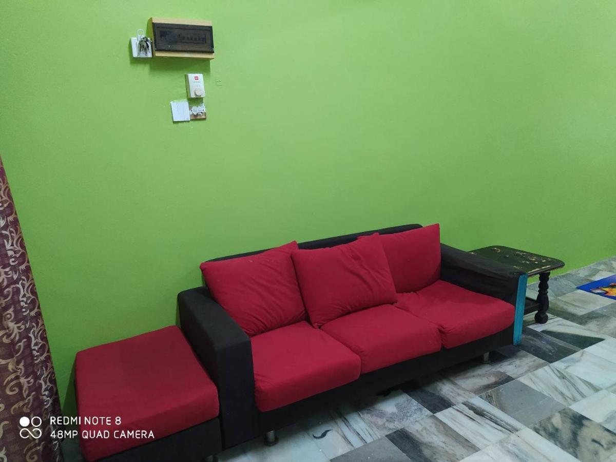 Homestay D' Tengah Bandar Куала Ромпин Екстериор снимка